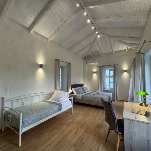 c72ac1c5-e4d5-4872-8ac7-e87d4fbacbdc